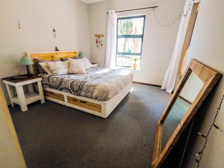 To Let 4 Bedroom Property for Rent in Rondebosch Park Estate Western Cape